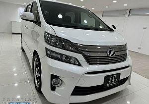 Toyota Vellfire 2.5 Z G Edition 2015 White BodyKit Pilot Seat
